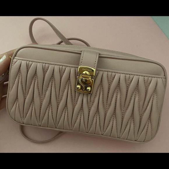 Miu Miu Matelasse Leather Crossbody Bag Color- Orchidea - Picture 3 of 10